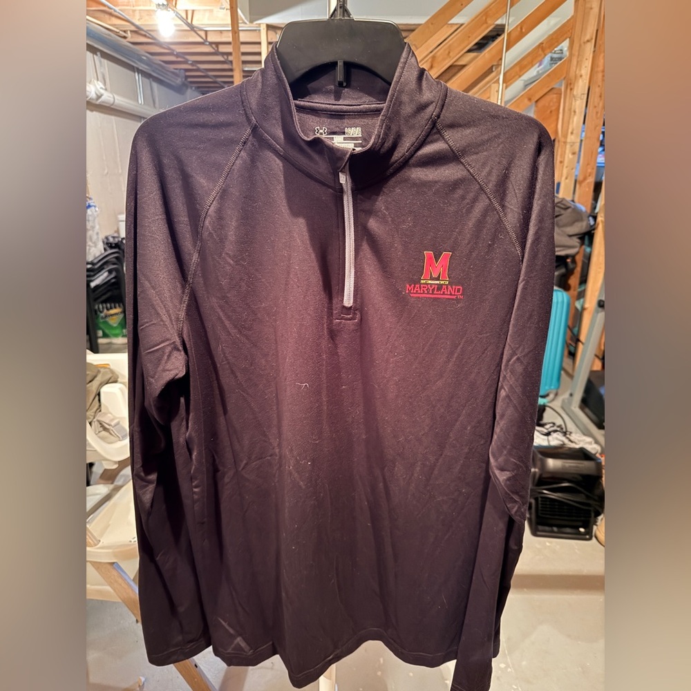 Under Armour 1/4 Zip - Large